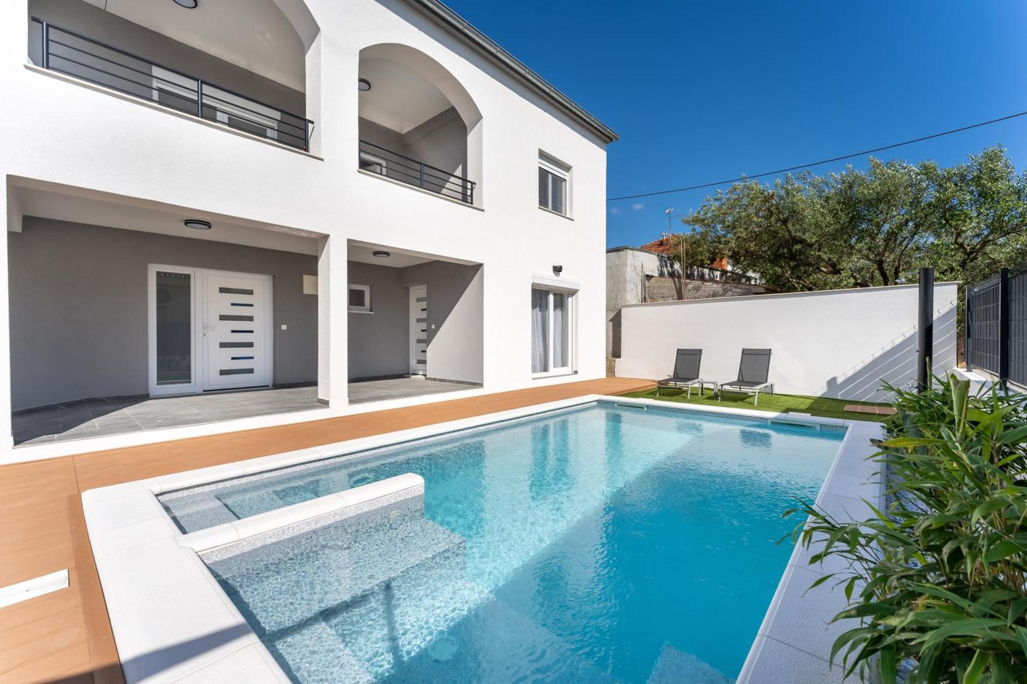 Bernie Apartments With A Pool Zadar Exteriör bild
