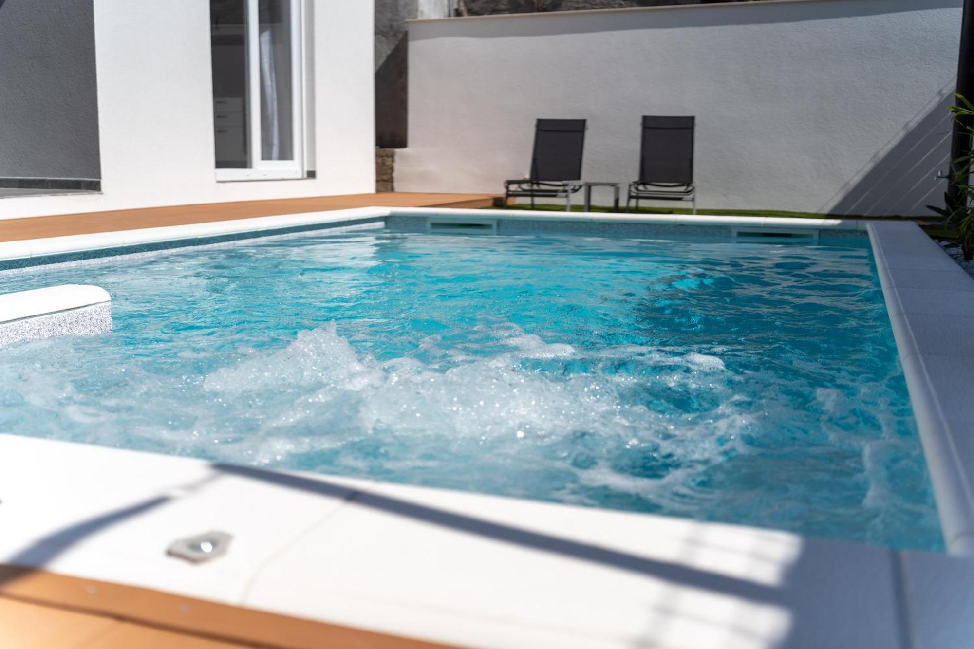 Bernie Apartments With A Pool Zadar Exteriör bild
