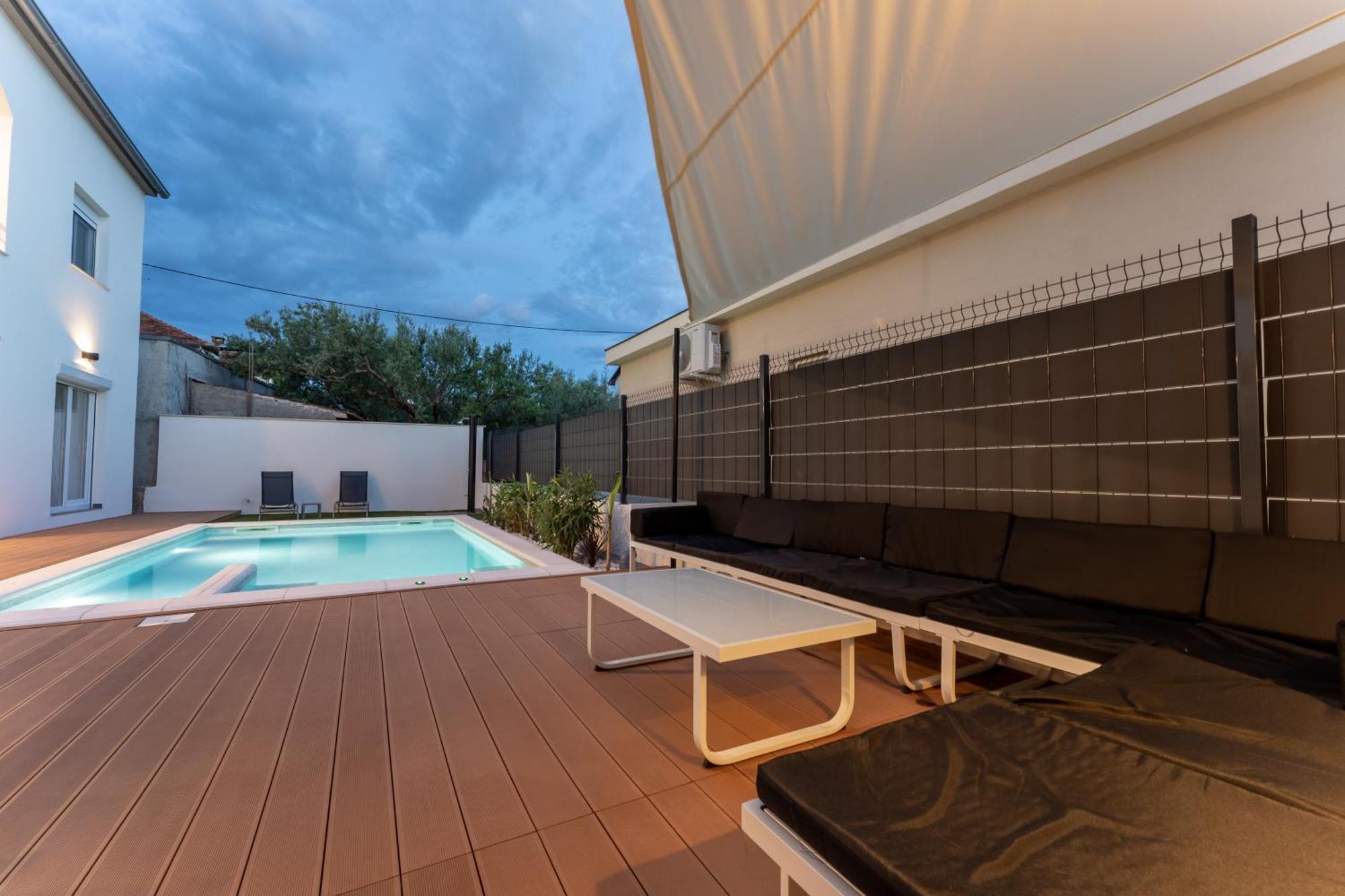 Bernie Apartments With A Pool Zadar Exteriör bild